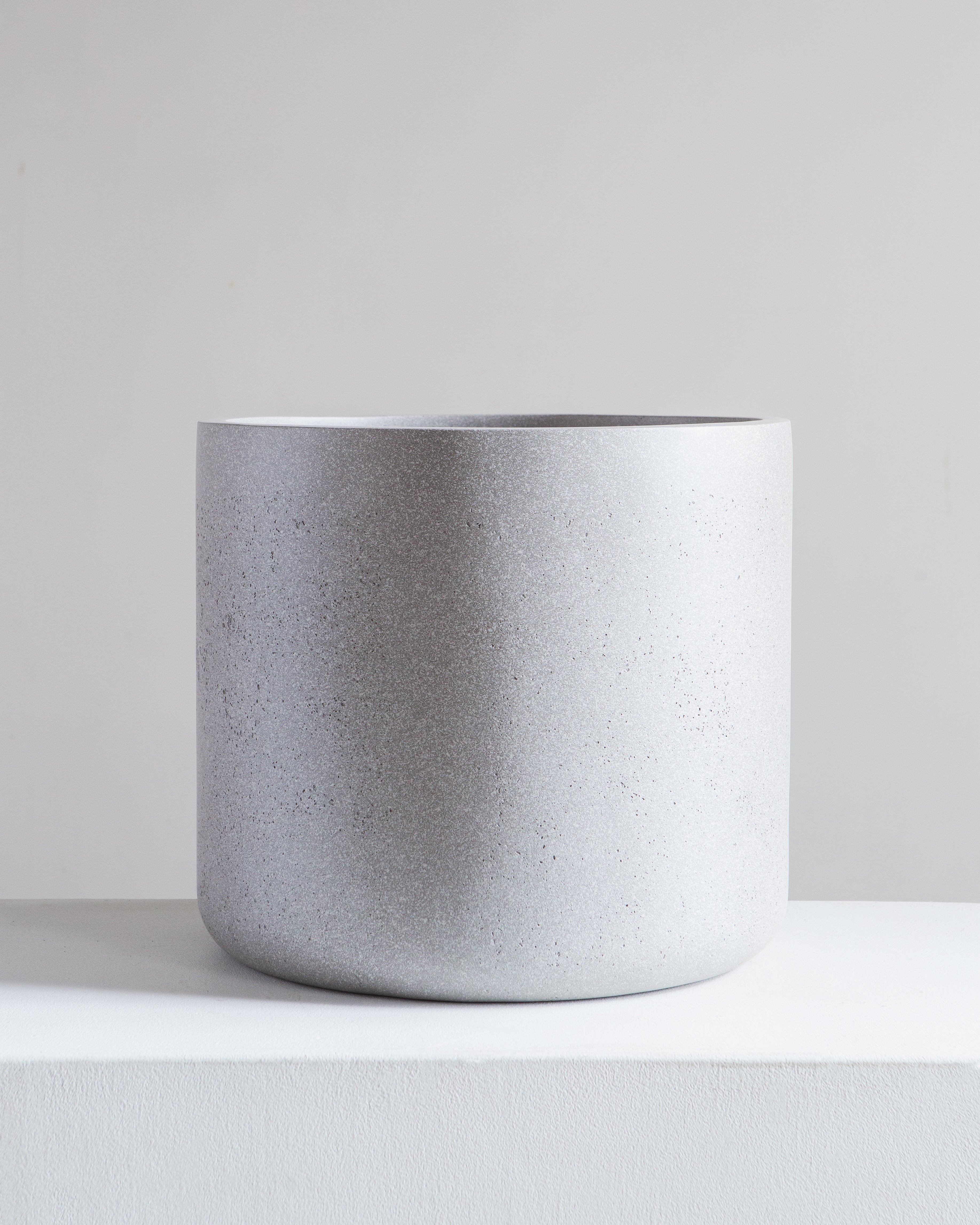 CYLINDRICO - CEMENT GREY, Large 15.7 x 15.7 x 14.2 in