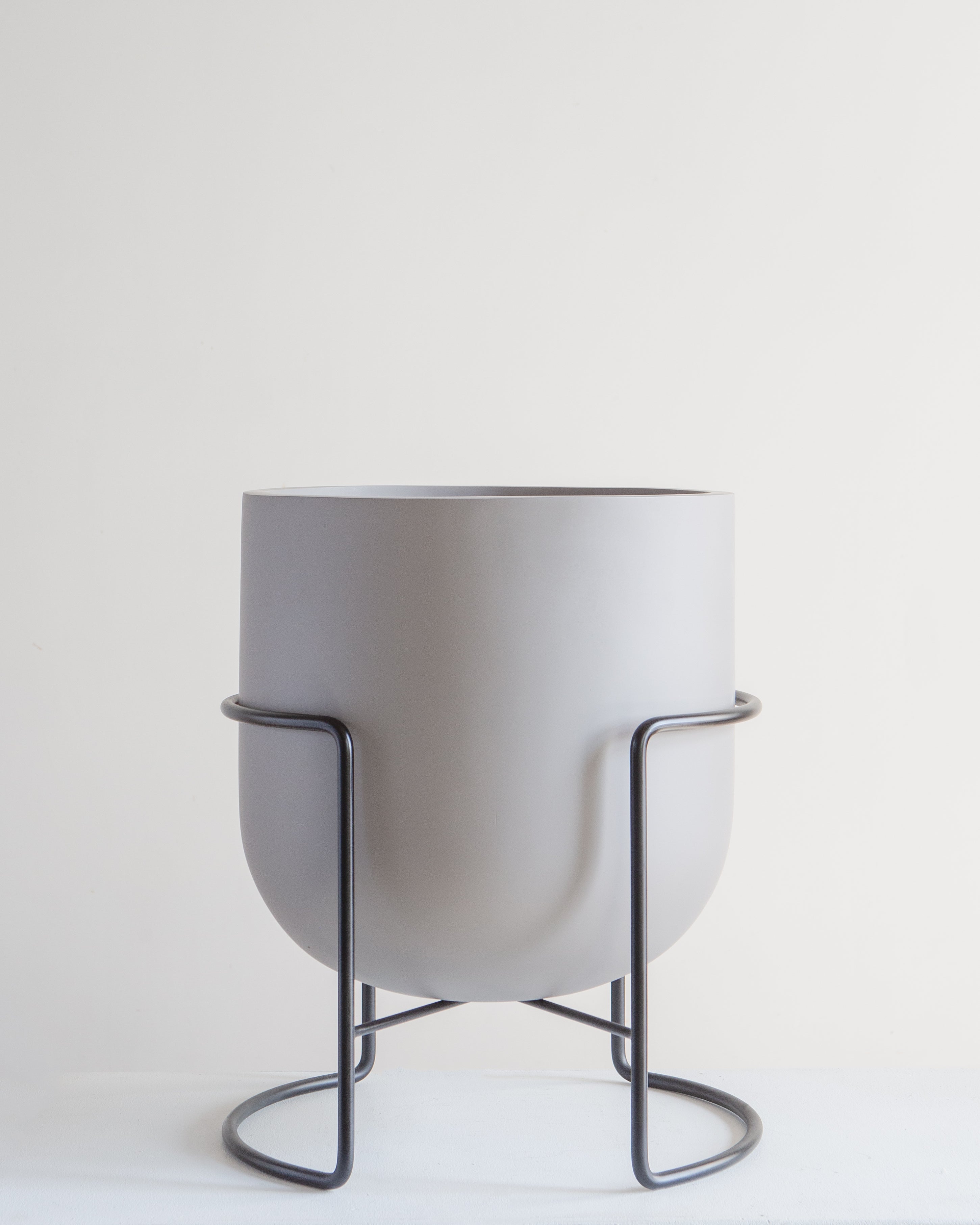 ROTUNDA WITH STAND - CEDAR / Black Stand, Large 16.3 x 16.3 x 19.9 in