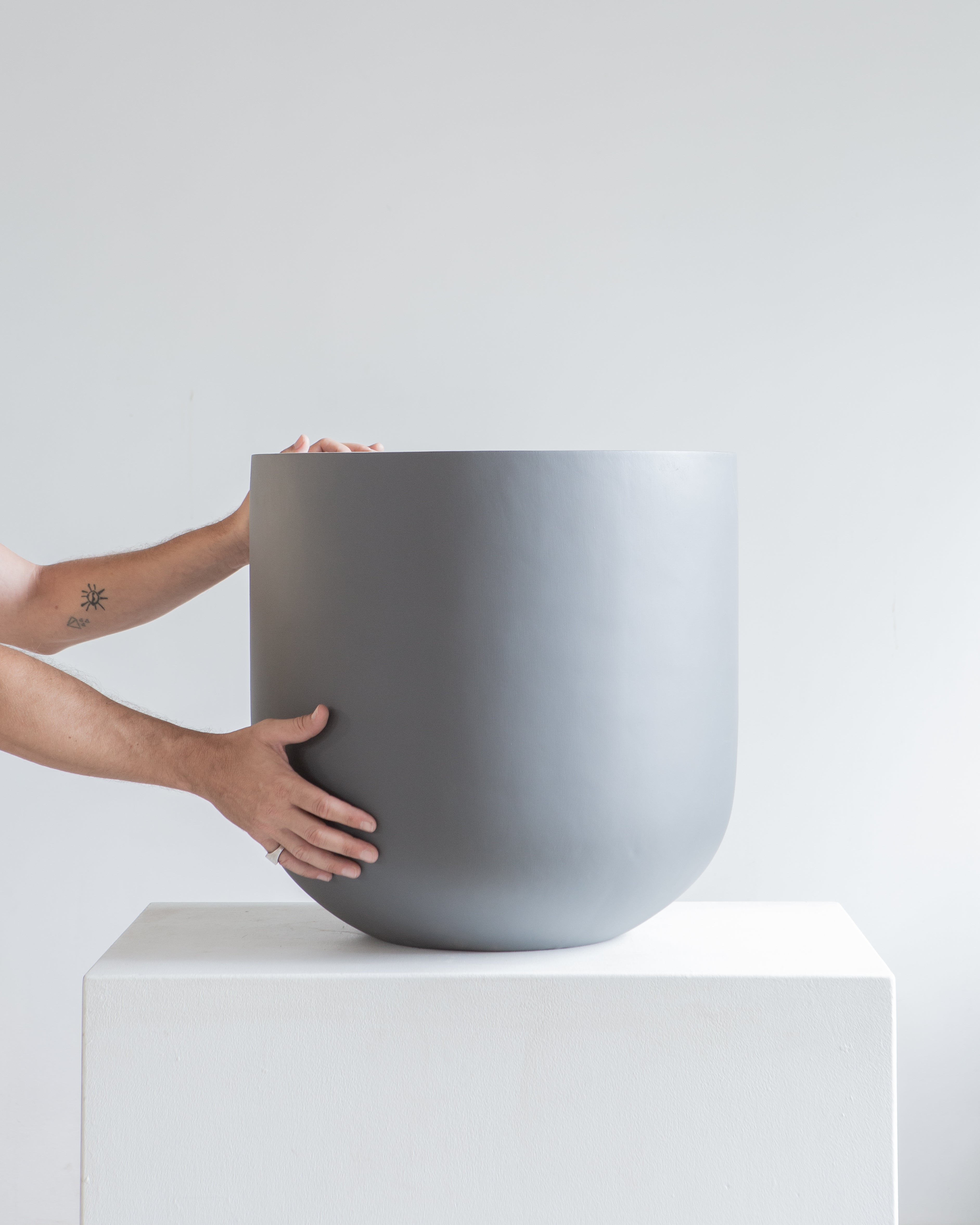 19 inch plant pot COMMON HOUSE - GULL GREY PLANTER