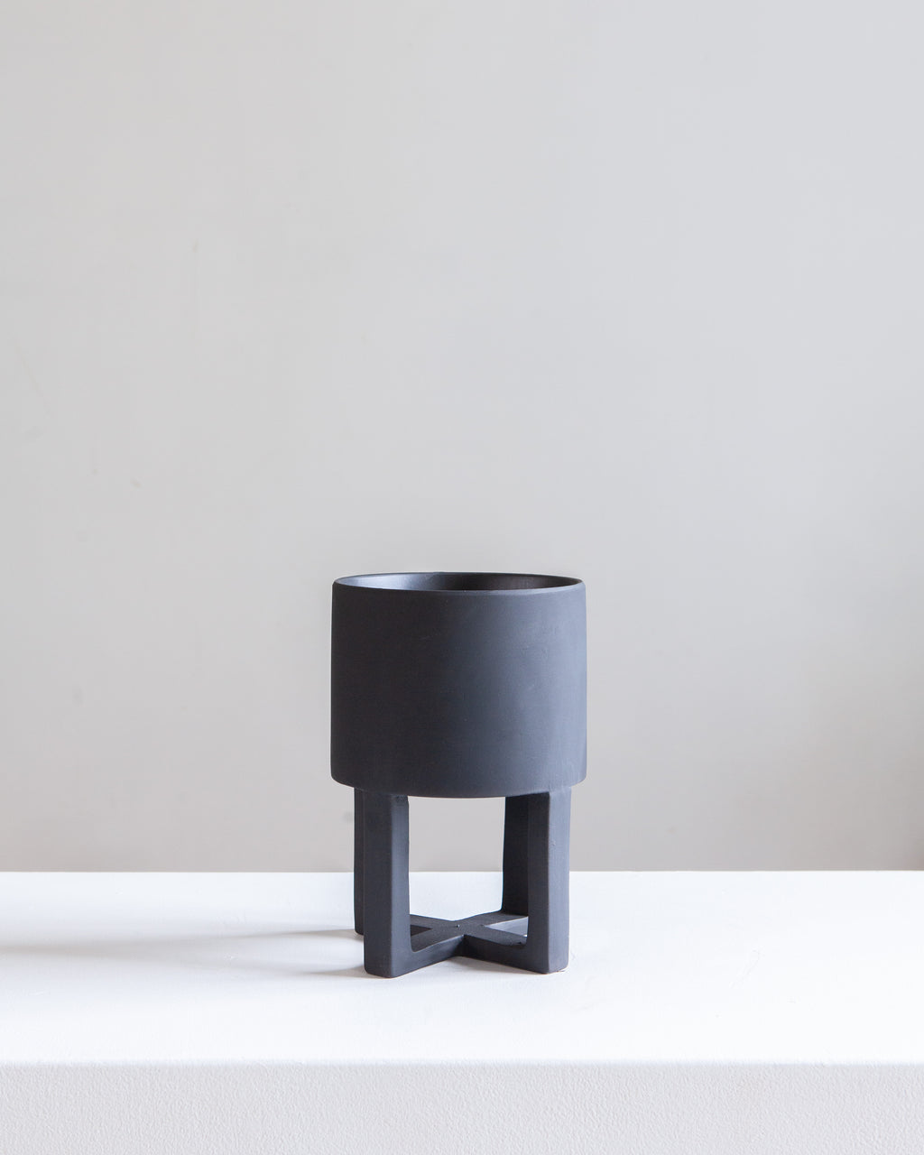 Santurce Footed Planter | 6 inch Nursery Pot