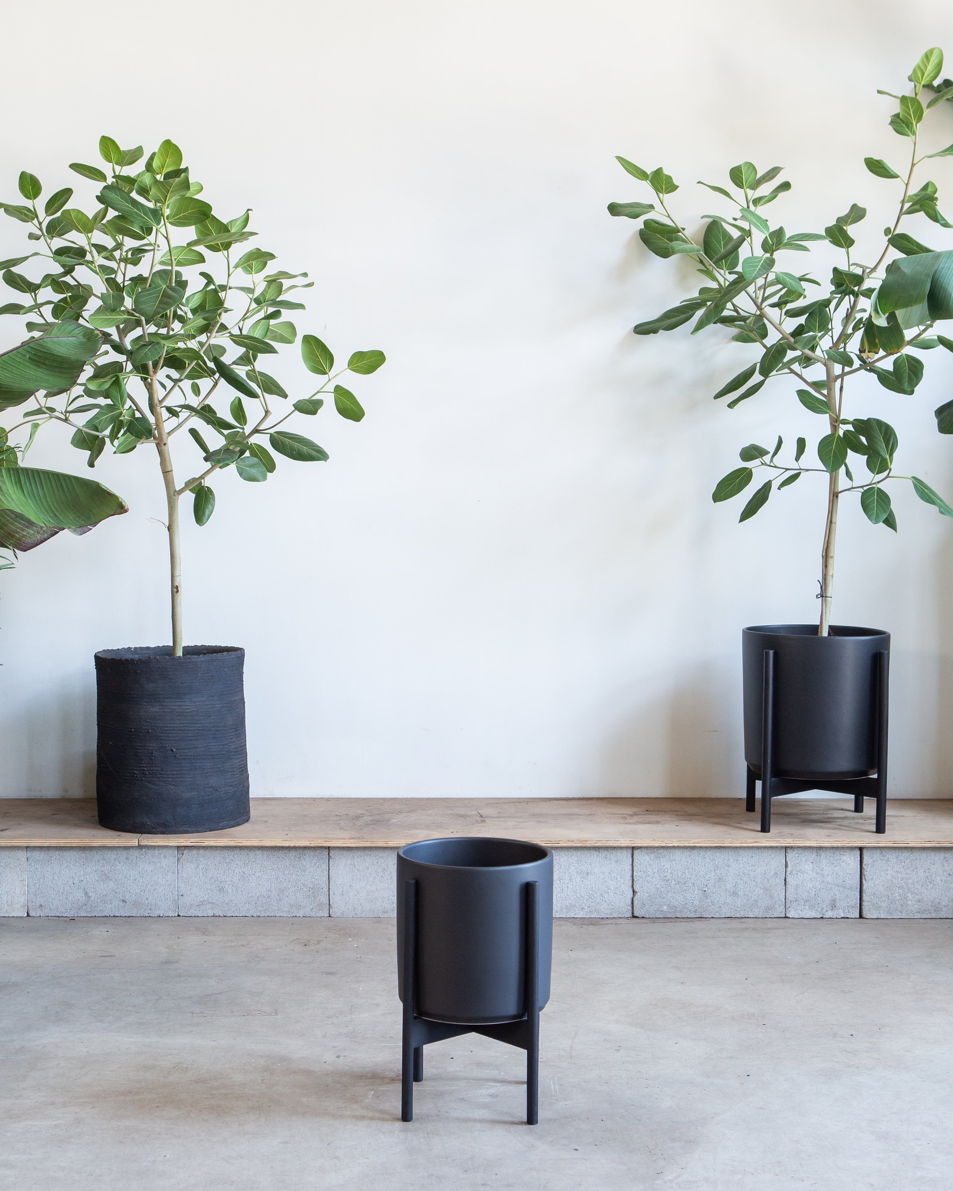 10 Inch REVIVAL CERAMICS BLACK CYLINDER WITH BLACK STAND - Medium