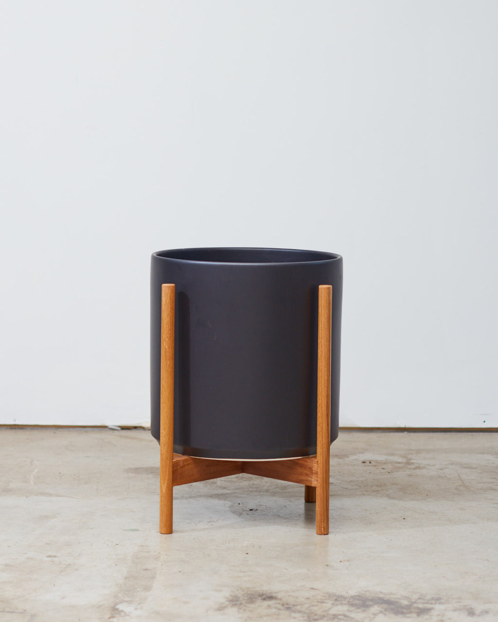 14 Inch REVIVAL CERAMICS BLACK CYLINDER WITH NATURAL TEAK STAND - Large
