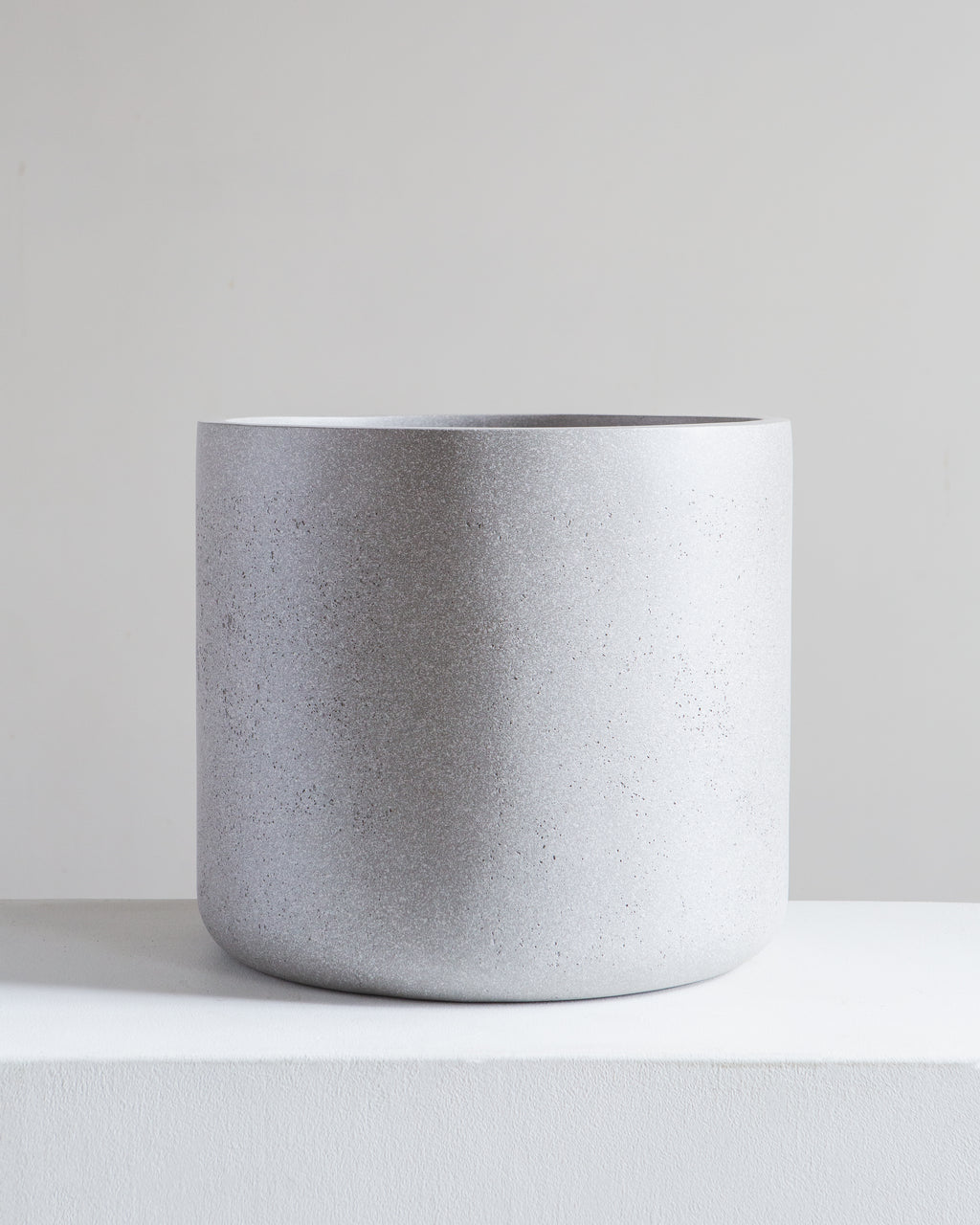 CYLINDRICO - CEMENT GREY, Large 15.7 x 15.7 x 14.2 in