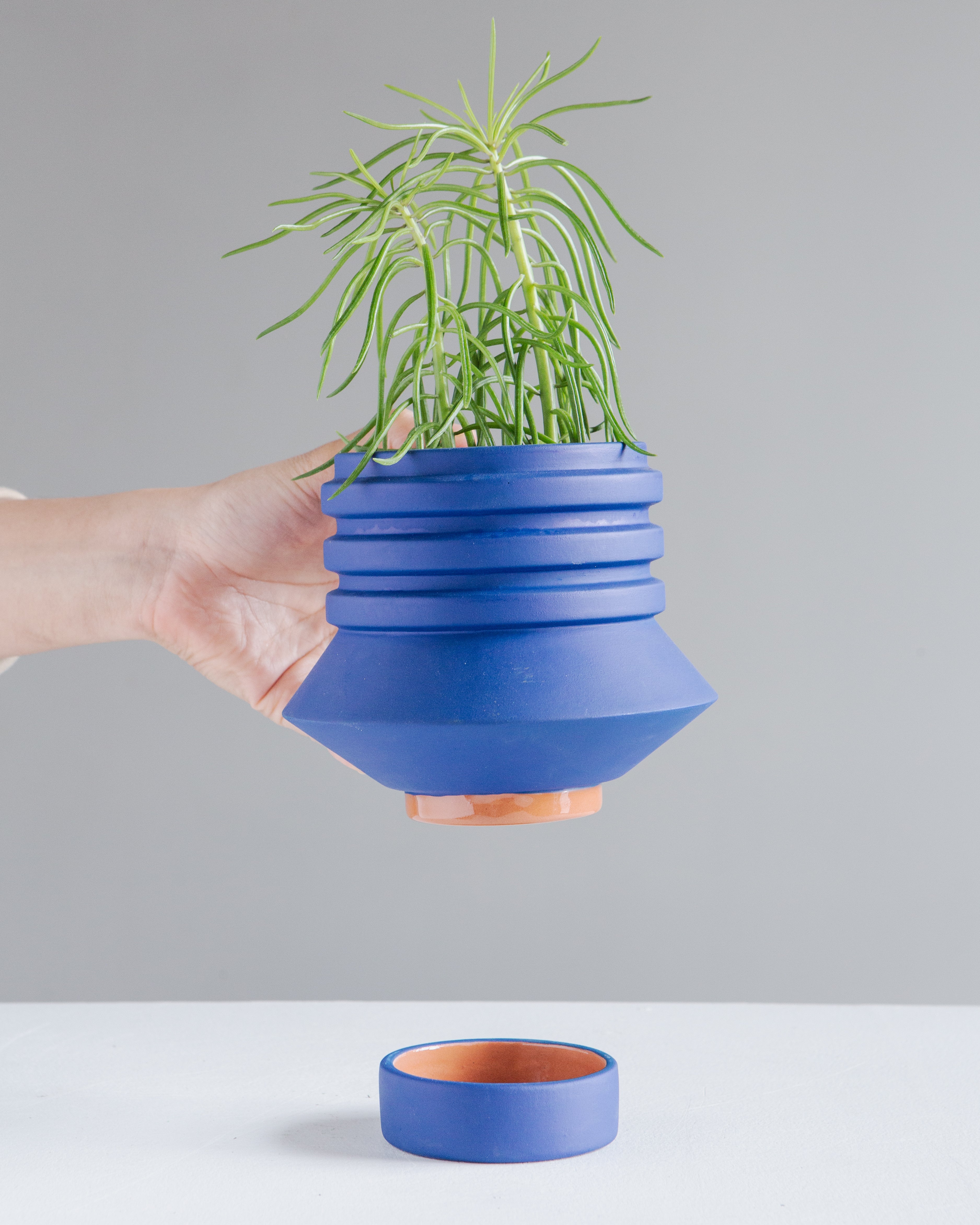 AREAWARE STRATA PLANTER BLUE 5.8 Inch