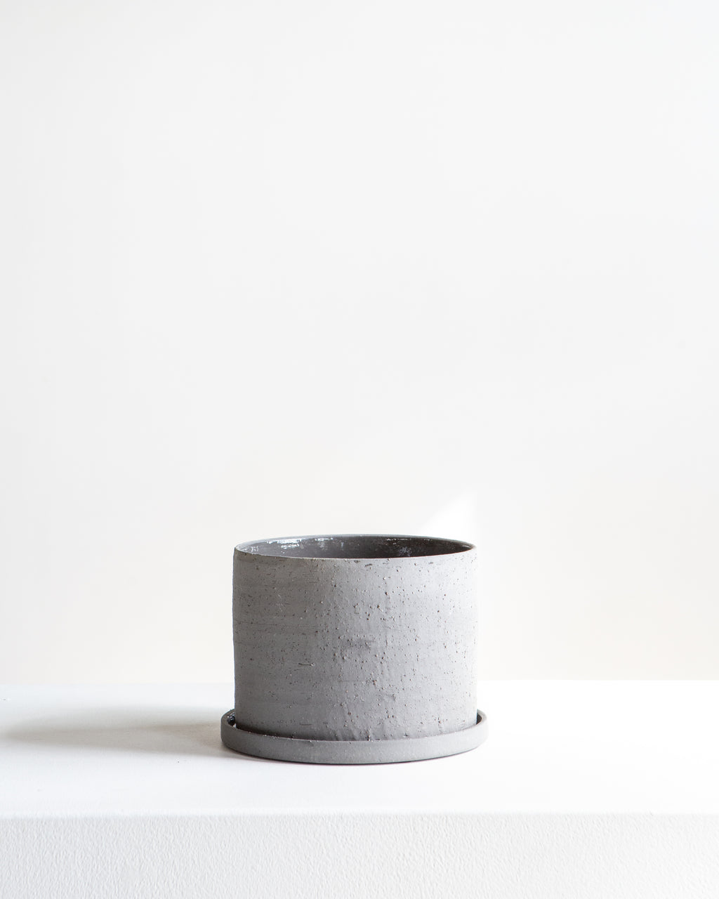 Easton Planter with Drainage and Tray | 6 inch Diameter