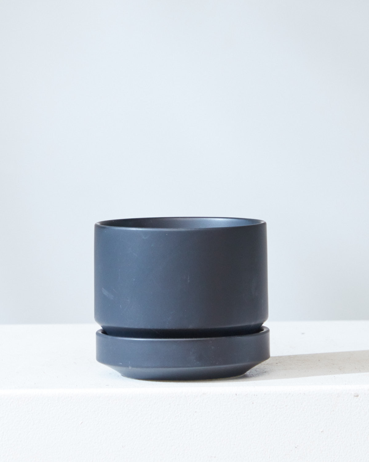 4 Inch REVIVAL CERAMICS ROUND TWO - BLACK - Small