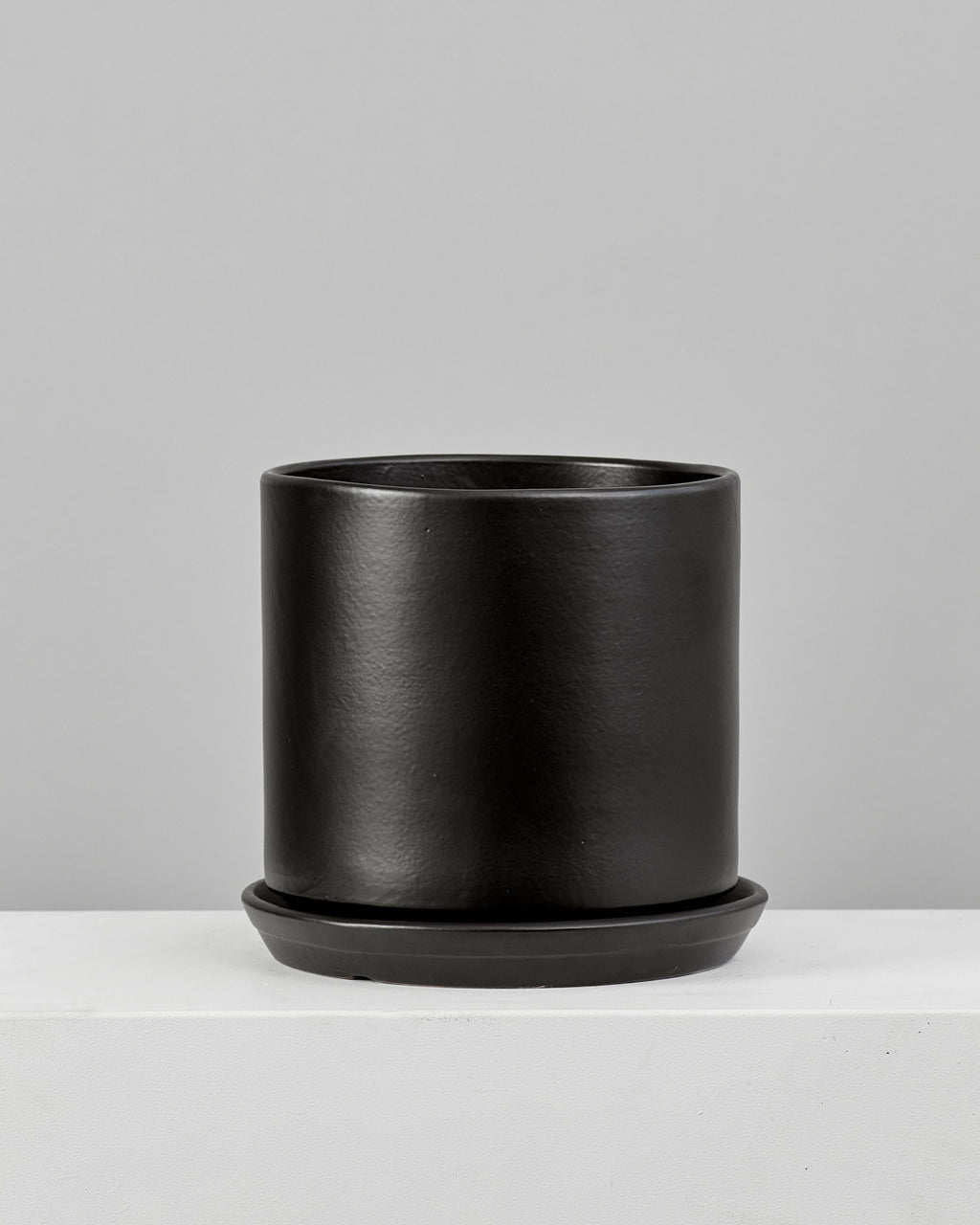 CALIFORNIA PLANTER COLLECTION: MATTE BLACK TWO PIECE CERAMIC Medium 12 Inch
