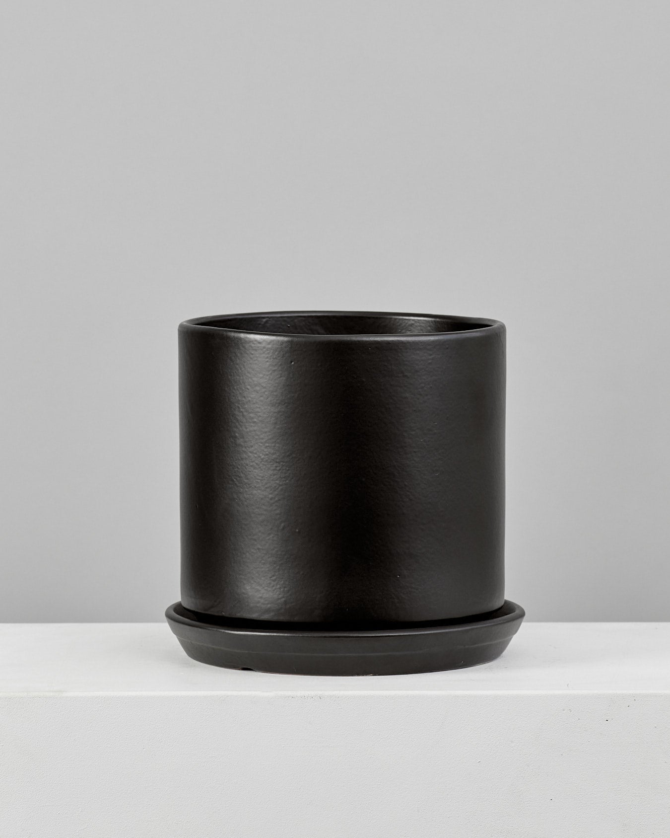 CALIFORNIA PLANTER COLLECTION: MATTE BLACK TWO PIECE CERAMIC Medium 12 Inch