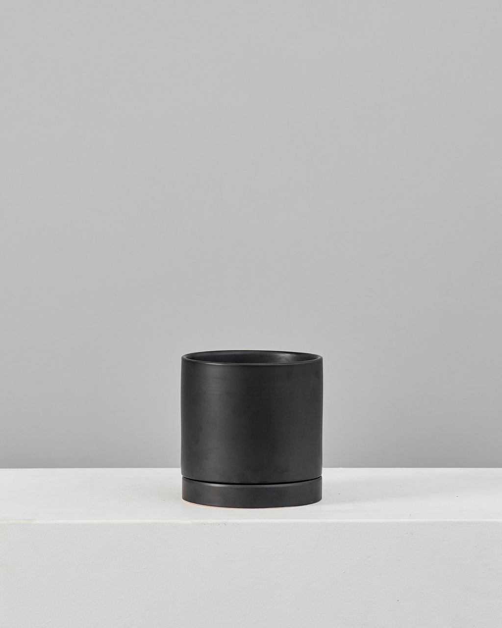 Romey Ceramic Pot with Drainage and Tray | 6 inch Diameter