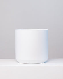  KENDALL WHITE PLANTER Medium 12 Inch