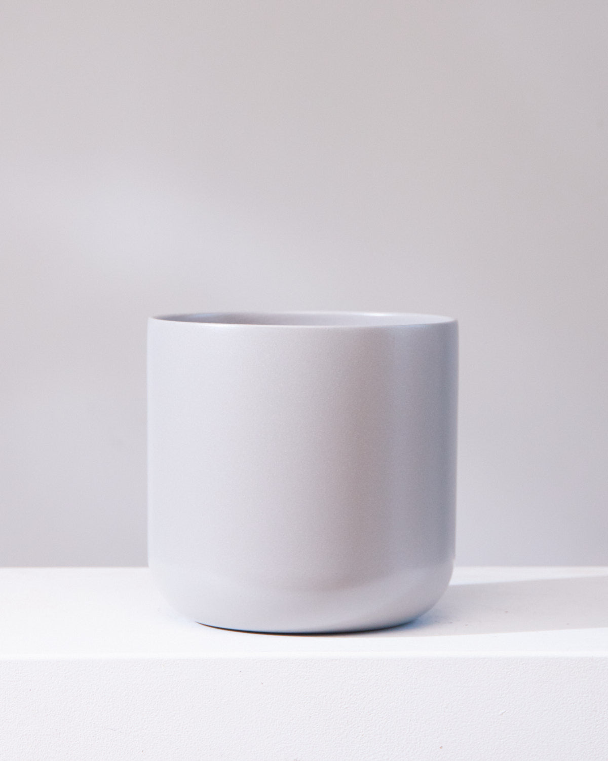 SEMI-GLOSS GREY PLANTER Medium 9.5 Inch